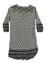 Load image into Gallery viewer, Umgee USA Shirt Womens Small Black White Tunic Lagenlook Geometric Blouse Ladies
