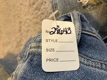 Load image into Gallery viewer, Vervet Jeans Women 29 DISTRESSED Stretch Medium Wash Boyfriend Style V2116YHC
