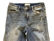 Load image into Gallery viewer, Vervet Jeans Women 29 DISTRESSED Stretch Medium Wash Boyfriend Style V2116YHC
