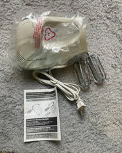 Load image into Gallery viewer, Hamilton Beach Mixer Handheld Bowl Rest 5 Speeds Finger Tip Controls 62520 NEW
