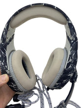 Load image into Gallery viewer, Onikuma K1-B Camouflage Gaming Headset - Black and White - NEW no box
