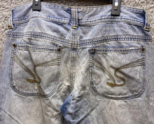 Load image into Gallery viewer, Jessica Simpson Jeans Women 14 (36x30) DISTRESSED Light Wash Embroidered Rose
