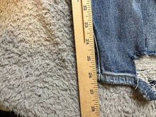 Load image into Gallery viewer, Vervet Jeans Women 29 DISTRESSED Stretch Medium Wash Boyfriend Style V2116YHC
