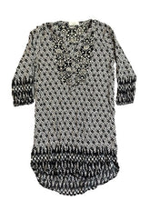 Load image into Gallery viewer, Umgee USA Shirt Womens Small Black White Tunic Lagenlook Geometric Blouse Ladies
