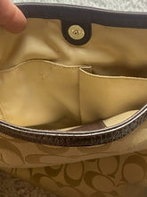 Load image into Gallery viewer, Vintage Coach Purse Shoulder Hobo Bag Signature Logo Crossbody F19259 .
