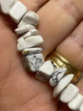 Load image into Gallery viewer, White Turquoise Stones Strand 5.6 Ounces
