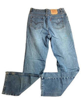 Load image into Gallery viewer, VTG Levis 501 Jeans Adult 32x32 Blue Flat Front Straight Leg USA Y2K Denim Mens

