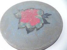 Load image into Gallery viewer, Lot Of Vintage Wooden Sewing Spools &amp; Thread - Coats &amp; Clark’s + More in VTG Tin
