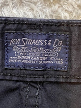 Load image into Gallery viewer, Levis Shorts Adult 40 Black Cargo Casual Wear Hiking Grunge Men
