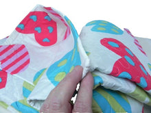 Load image into Gallery viewer, Twin Size Bedspread Quilt Hearts Valentines 2 Piece Pillow Sham Lightweight
