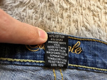 Load image into Gallery viewer, Southpole Jeans Womens 7 (28x21) Blue Straight Leg Stretch Embellished Pockets
