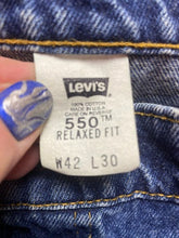 Load image into Gallery viewer, VTG Levis 550 Jeans Adult 42x30 Blue Denim Relaxed Fit Orange Tab USA 90s Mens
