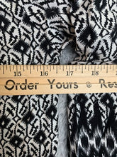 Load image into Gallery viewer, Umgee USA Shirt Womens Small Black White Tunic Lagenlook Geometric Blouse Ladies
