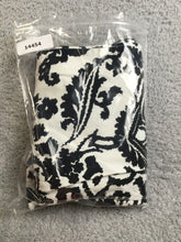 Load image into Gallery viewer, Chicos Pants Womens 2 (33.2x22.8) Black White AOP Floral Crop Spandex So Lifting
