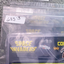 Load image into Gallery viewer, Space Invaders Computer Set USB Optical Mouse and Mouse Pad Mac PC Compatible

