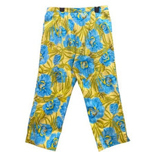 Load image into Gallery viewer, Valerie Stevens Pants Womens 8 Yellow Blue Floral AOP Cropped Travel Costal
