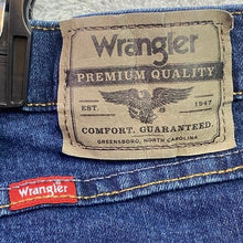 Load image into Gallery viewer, Wrangler Jeans Mens 40x30 Blue Rugged Workwear Everyday Outdoors Streetwear
