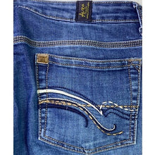 Load image into Gallery viewer, Wrangler Aura Jeans Womens 10 Workwear Career Office Preppy Academia Streetwear
