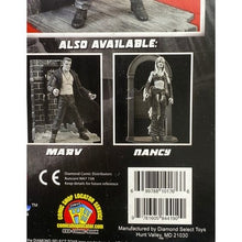 Load image into Gallery viewer, Diamond Select Toys Sin City Hartigan Deluxe Action Figure Bruce Willis NIB
