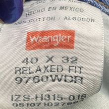 Load image into Gallery viewer, Wrangler Jeans Mens 40x32 Rugged Workwear Career Outdoors Everyday Streetwear
