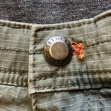 Load image into Gallery viewer, Weatherproof Shorts Mens 40 Khaki Green Ripstop Stretchy Outdoors Workwear
