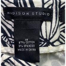 Load image into Gallery viewer, Madison Studio Pants Womens 14 Cropped Capri AOP Mature Beachy Coastal Career
