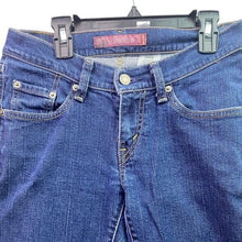 Load image into Gallery viewer, Levi&#39;s Jeans Womens 7M Juniors Preppy Academia Momcore Everyday Streetwear
