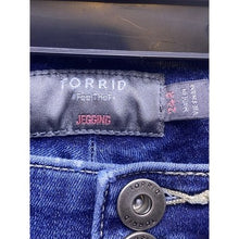 Load image into Gallery viewer, Torrid Jeans Womens 24R Dark Fit Jeggings Super Soft Stretch Mature Streetwear
