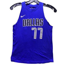 Load image into Gallery viewer, Dallas Mavericks Tank Boys Small Luka Doncic #77 NBA Basketball Nike Grunge
