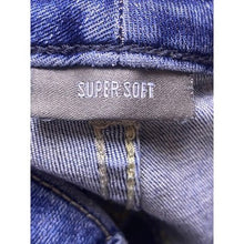 Load image into Gallery viewer, Torrid Jeans Womens 24R Dark Fit Jeggings Super Soft Stretch Mature Streetwear
