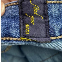 Load image into Gallery viewer, Wrangler Aura Jeans Womens 10 Workwear Career Office Preppy Academia Streetwear
