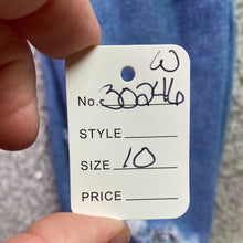 Load image into Gallery viewer, American Eagle Jeans Womens 10 Distressed Thrashed Grunge Streetwear Mom Jean
