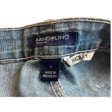 Load image into Gallery viewer, Bandolino Jeans Womens  Size 10 Hadley Blue Denim Capri Cropped Blue

