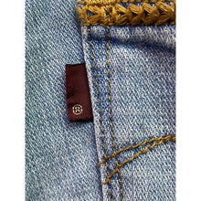 Load image into Gallery viewer, Levis Jeans Womens 26 Cropped Embroidered Preppy Academia Travel Streetwear
