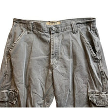 Load image into Gallery viewer, Wrangler Pants Mens 32x27 Gray Cargo Utility Outdoor Workwear Gorpcore
