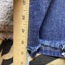 Load image into Gallery viewer, Judy Blue Jeans Womens 15 Distressed Raw Hem Normcore Stretch Style JB82592DK
