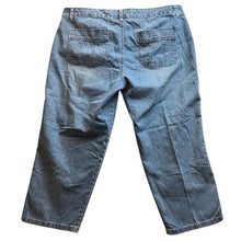 Load image into Gallery viewer, Bandolino Jeans Womens  Size 10 Hadley Blue Denim Capri Cropped Blue
