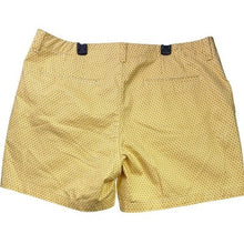 Load image into Gallery viewer, Lee Shorts Womens 18M Yellow Daisy AOP Summer Beachy Coastal Mature Streetwear
