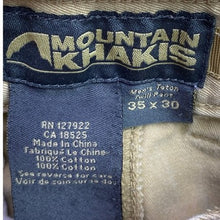 Load image into Gallery viewer, Mountain Khakis Pants Mens 35x30 Workwear Preppy Academia Office Career Chore
