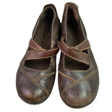 Load image into Gallery viewer, Clarks Shoes Womens 8M Brown Leather Slip On Strappy Loafers
