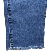 Load image into Gallery viewer, Talbots Jeans Womens 8P Frayed Cropped Stretch Mature Preppy Streetwear Beachy
