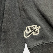 Load image into Gallery viewer, Nike SB Sweatshirt Mens Large Black Crewneck Essential Logo Performance Pullover
