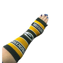 Load image into Gallery viewer, Green Bay Packers Mickey Mouse Fleece Blanket NFL Football Logo + Arm Warmers

