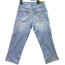 Load image into Gallery viewer, Levis Jeans Womens 26 Cropped Embroidered Preppy Academia Travel Streetwear
