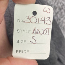 Load image into Gallery viewer, Friends Shirt Womens Small Gray Spell Out Logo Slub Academia Everyday Streetwear
