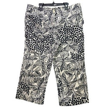 Load image into Gallery viewer, Madison Studio Pants Womens 14 Cropped Capri AOP Mature Beachy Coastal Career

