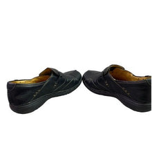 Load image into Gallery viewer, Clarks Structured Shoes Womens 7W Black Leather Slip On Career Office Everyday
