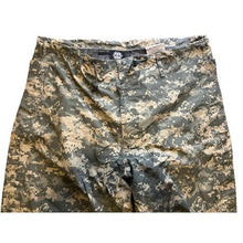 Load image into Gallery viewer, US Army Pants Mens Medium Digital Pixel Camo Gorpcore Skater Grunge Gore Tex
