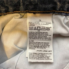 Load image into Gallery viewer, Old Navy Shorts Womens 14 Denim Distressed Cuffed Beachy Vacation Costal
