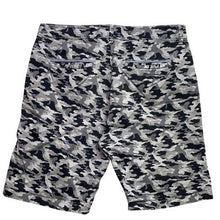 Load image into Gallery viewer, Hudson &amp; Barrow Shorts 32 Camouflage Workwear AOP Streetwear Everyday Outdoors
